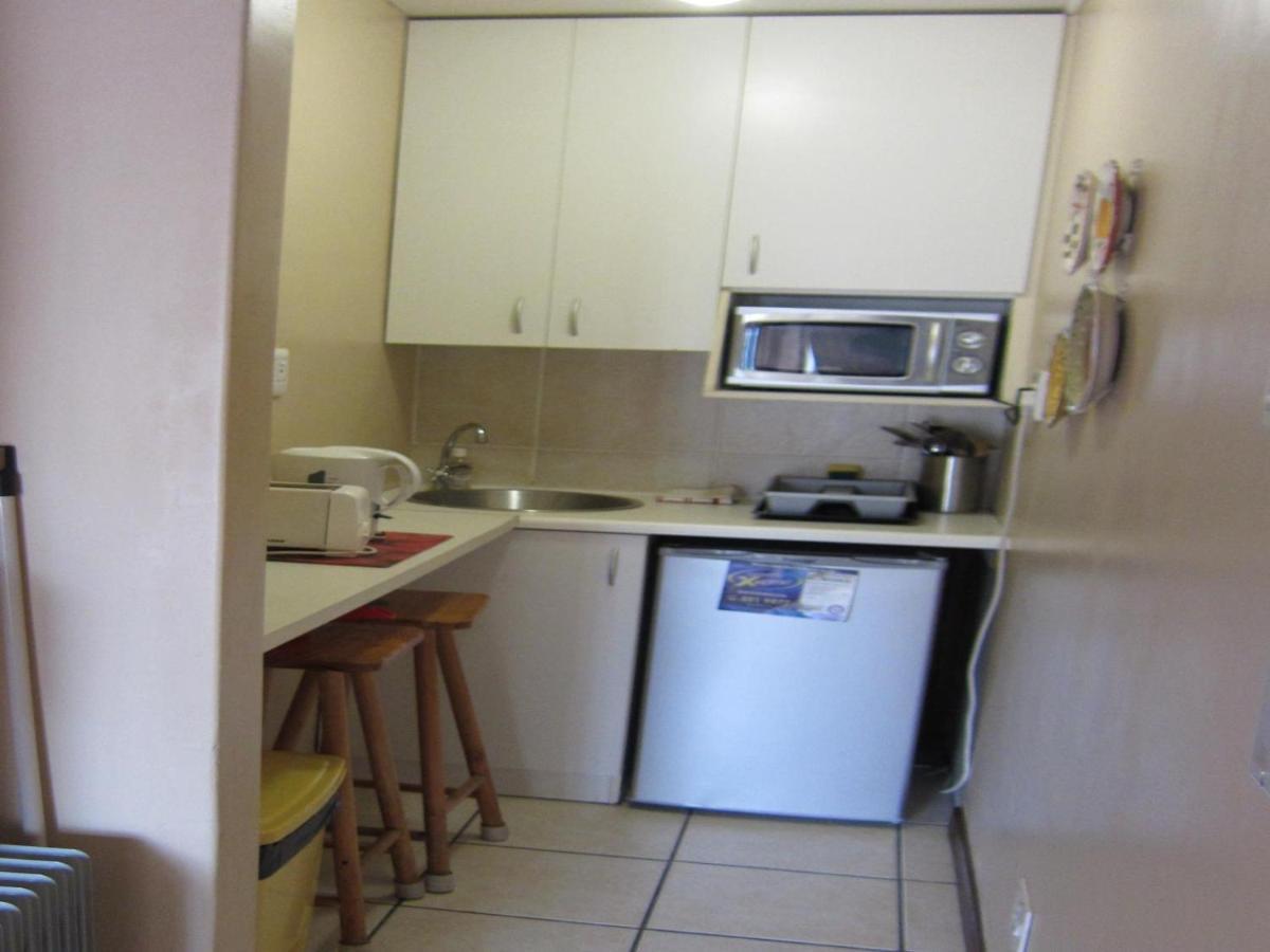 בלוויל Smithland Guest Apartments Cape Town מראה חיצוני תמונה