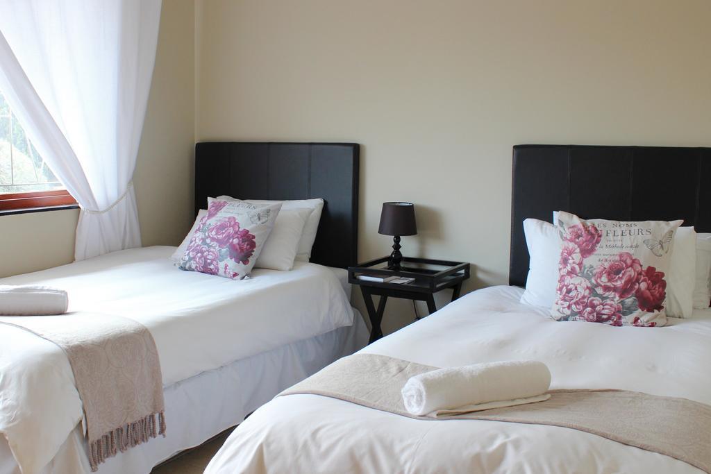 בלוויל Smithland Guest Apartments Cape Town מראה חיצוני תמונה