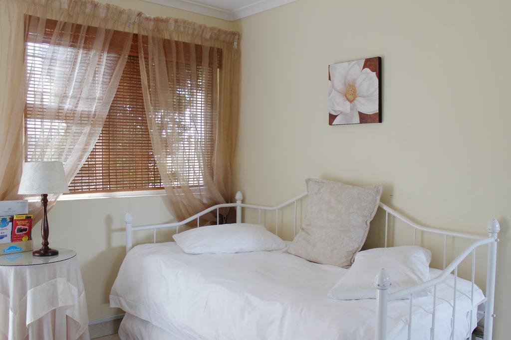 בלוויל Smithland Guest Apartments Cape Town מראה חיצוני תמונה
