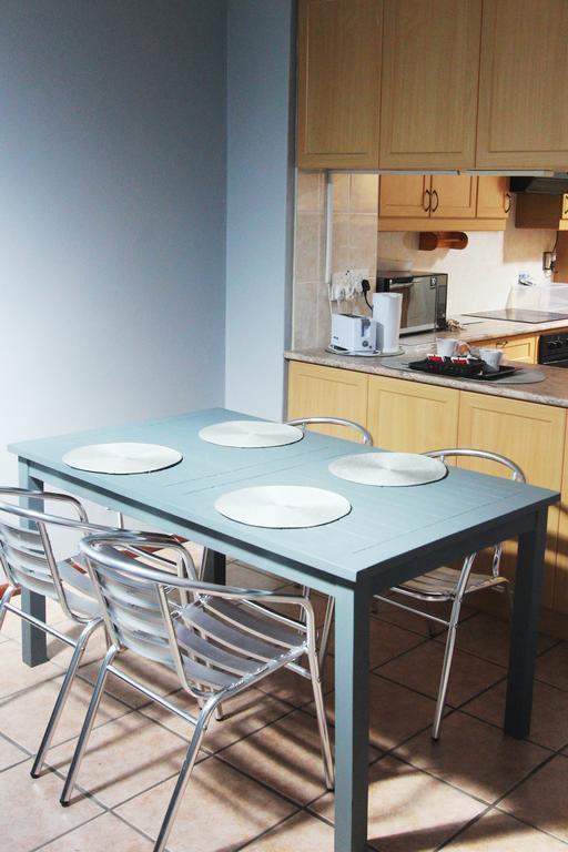 בלוויל Smithland Guest Apartments Cape Town מראה חיצוני תמונה