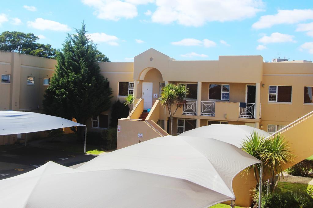 בלוויל Smithland Guest Apartments Cape Town מראה חיצוני תמונה
