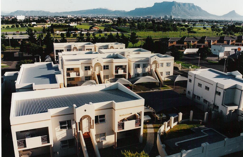 בלוויל Smithland Guest Apartments Cape Town מראה חיצוני תמונה