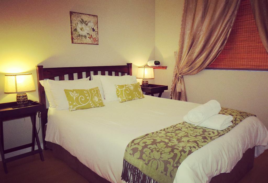 בלוויל Smithland Guest Apartments Cape Town מראה חיצוני תמונה