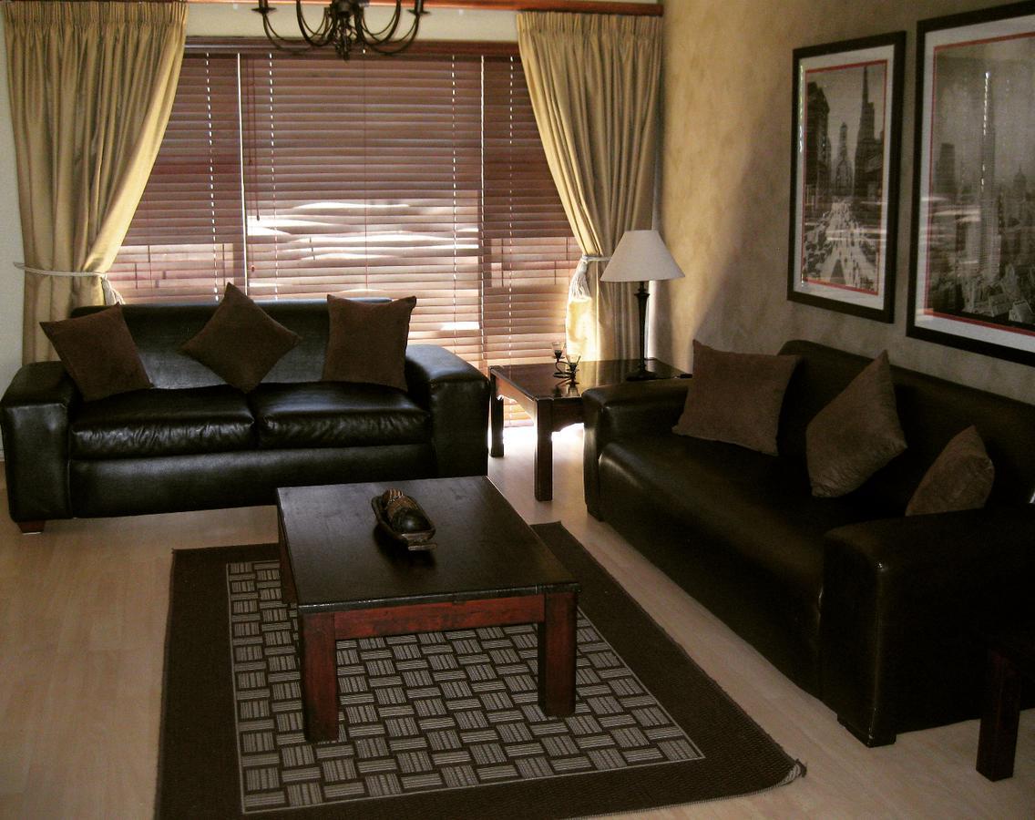 בלוויל Smithland Guest Apartments Cape Town מראה חיצוני תמונה