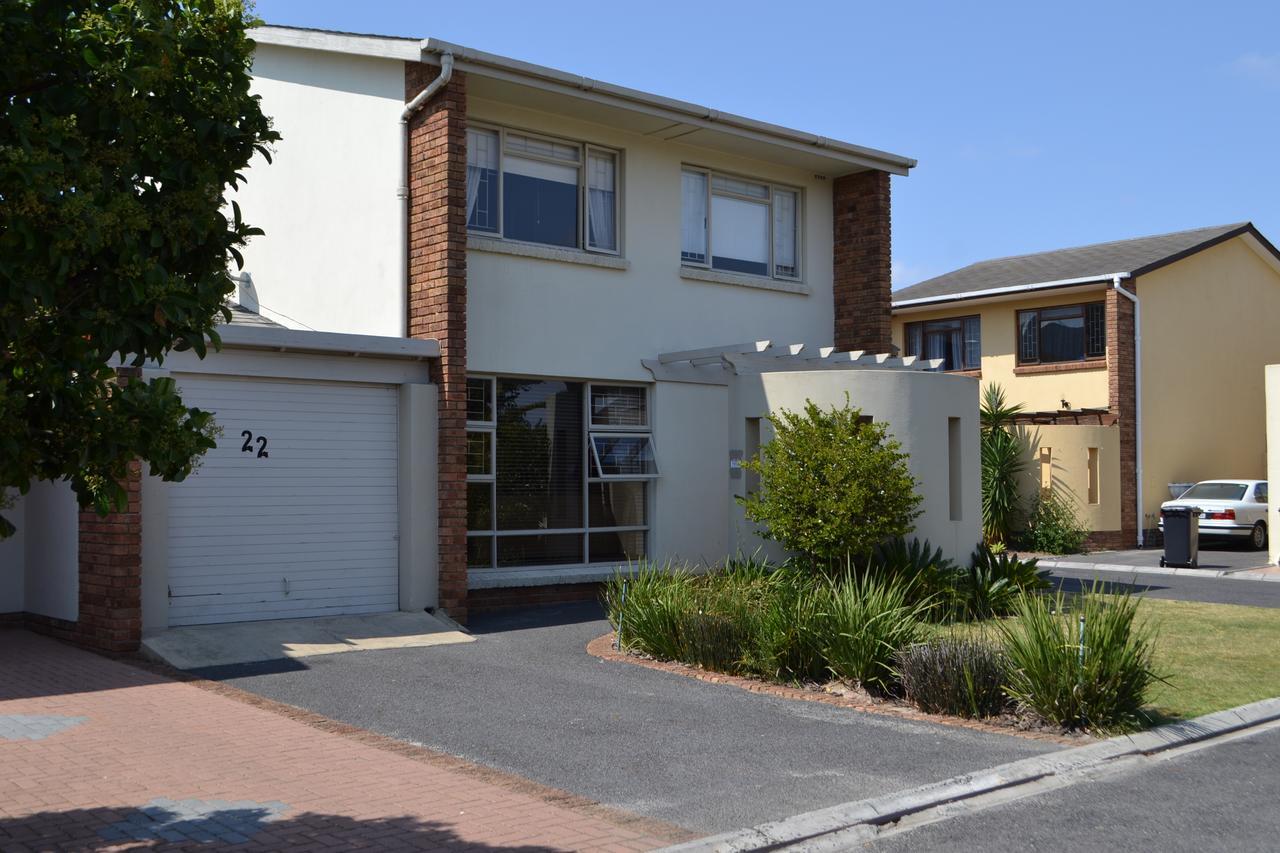 בלוויל Smithland Guest Apartments Cape Town מראה חיצוני תמונה
