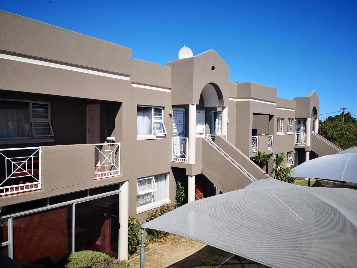 בלוויל Smithland Guest Apartments Cape Town מראה חיצוני תמונה